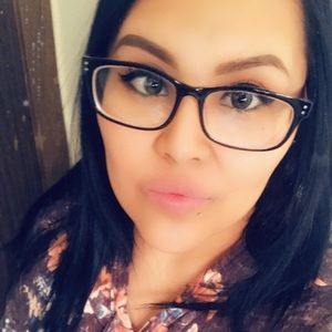 Meet your Posher, Yvette